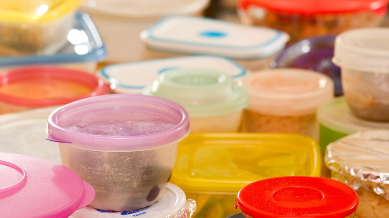 different colors of plastic food containers