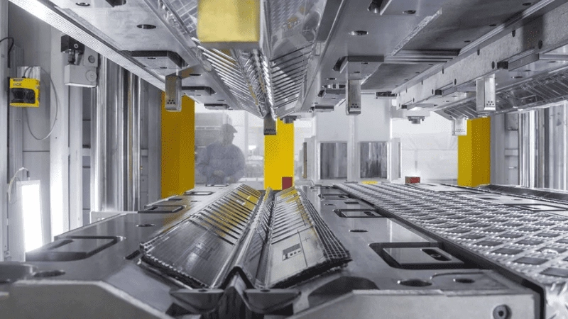 Compression molding machine