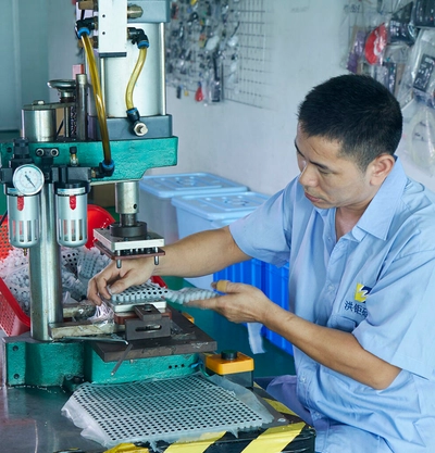 procédé de fabrication de claviers en caoutchouc de silicone