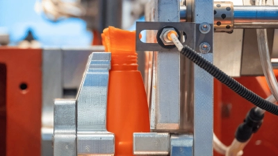 عملية صب حقن