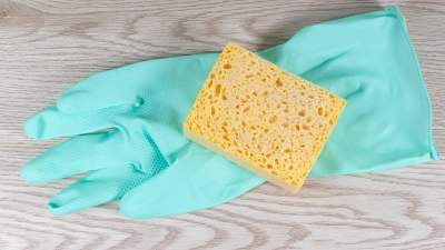 Synthetic rubber gloves and sponge