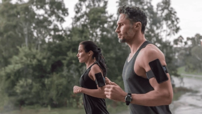 Telefonhalter mit verstellbarem Riemen