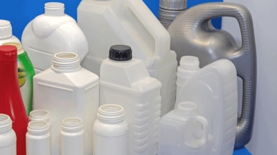 حاويات بلاستيكية